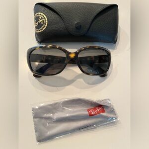 New Ray-Ban Jackie Ohh sunglasses with cleaning cloth and case